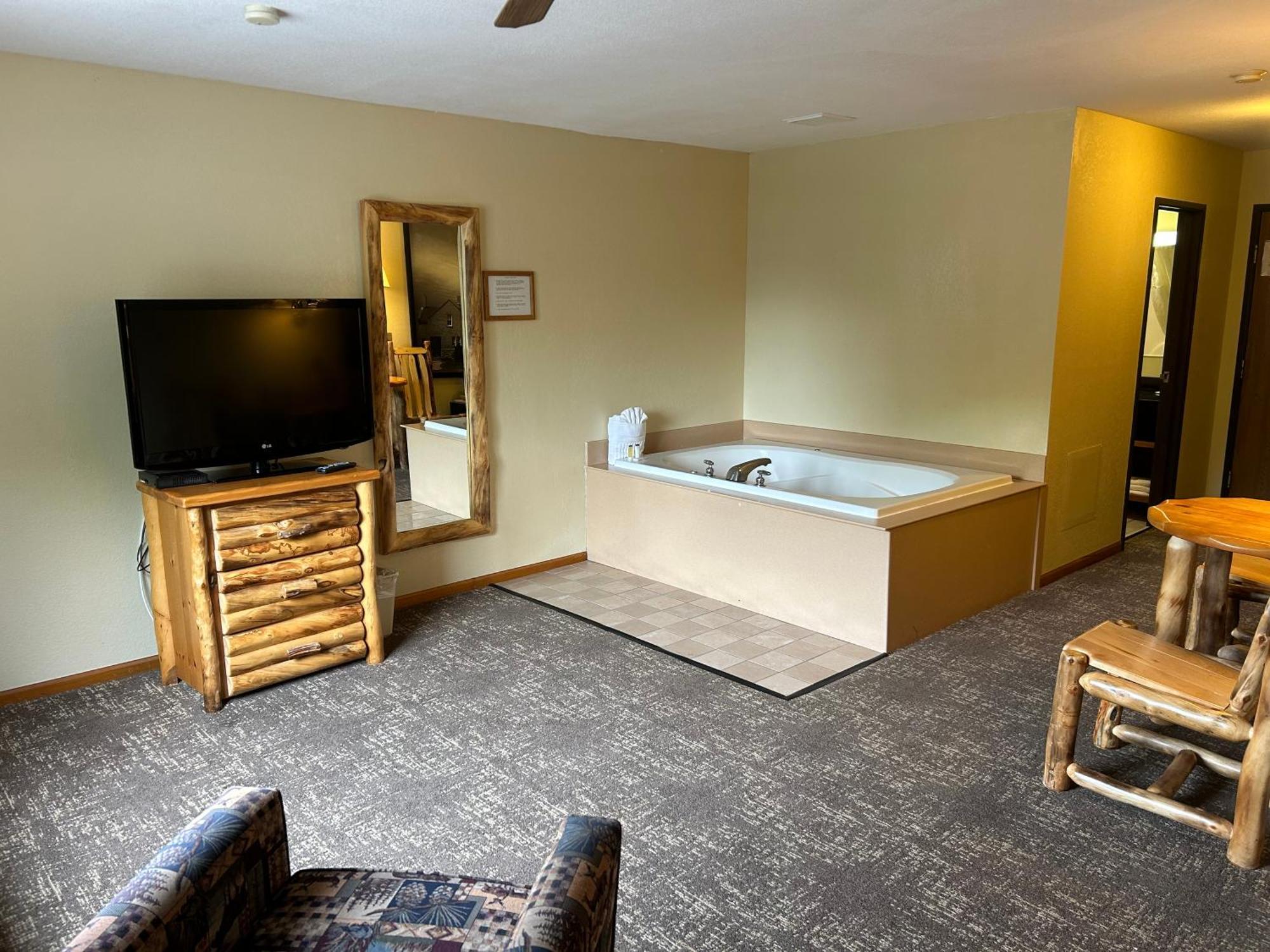 Super 8 By Wyndham Bridgeview Of Mackinaw City Exterior photo